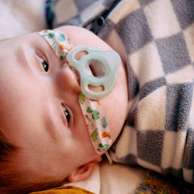 Tommee Tippee ultra-light silicone soothers 0-6 months (British brand)