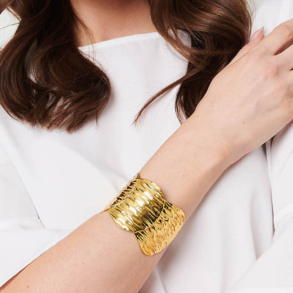 Izabel London bracelet hammered texture metallic, imported from the UK