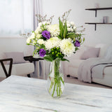 Ramo de flores frescas variadas ASDA Exceptional Charm, versión para el Reino Unido