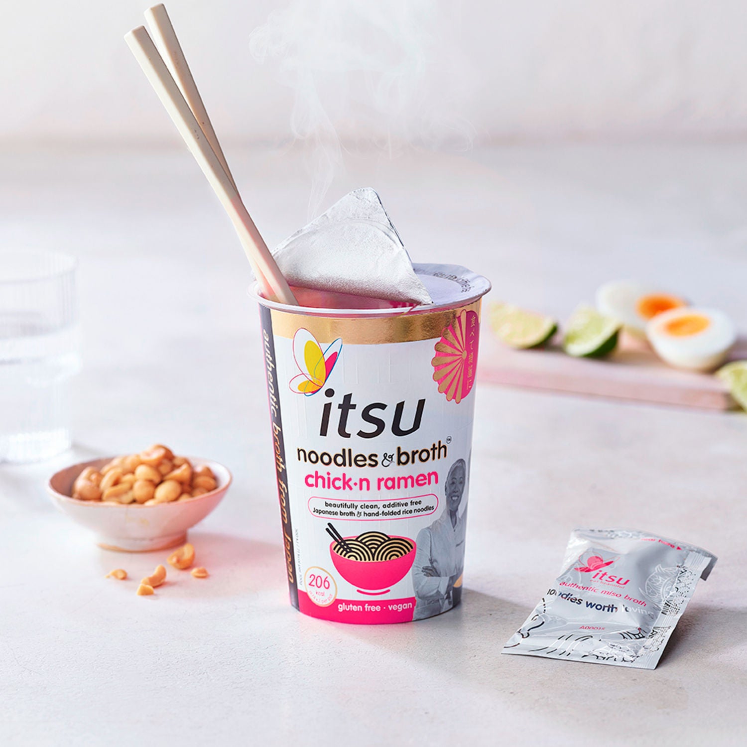 itsu chick-n ramen instant noodles 64g - British product
