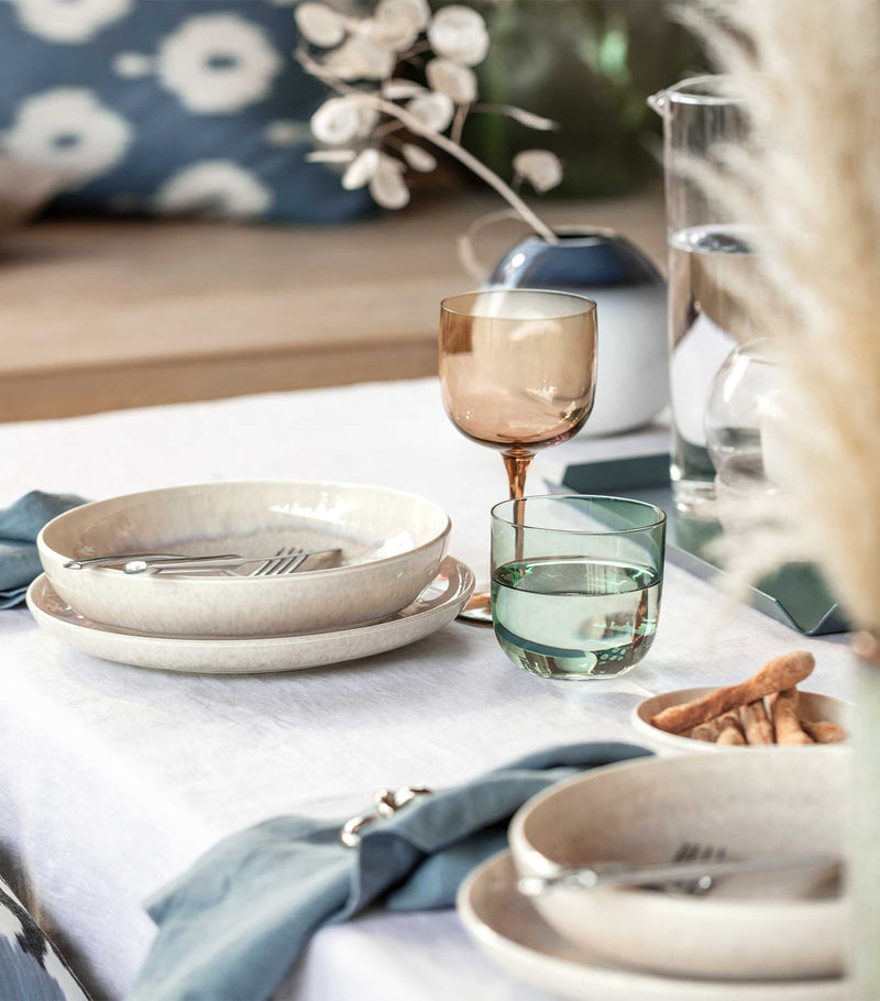 Villeroy & Boch porcelain Perlemor dinner set with 2 dinner plates and 2 pasta bowls (British brand)