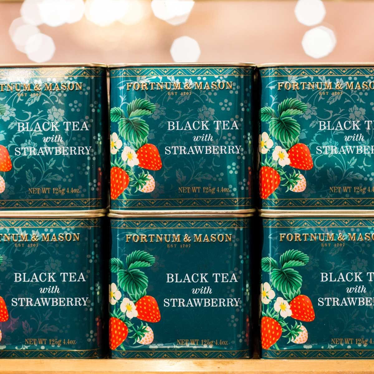 Black tea with strawberry loose leaf caddy 125g, UK version
