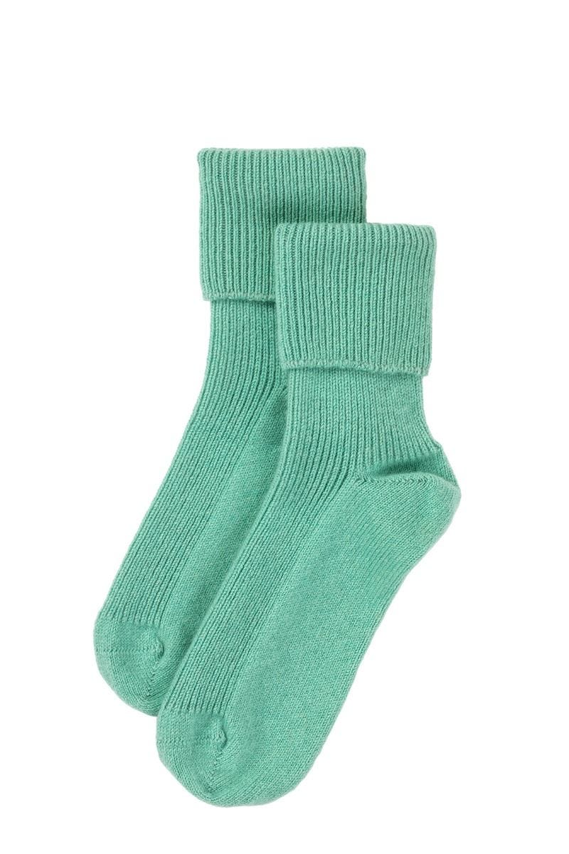 Rosie Sugden cashmere bed socks spearmint, UK version