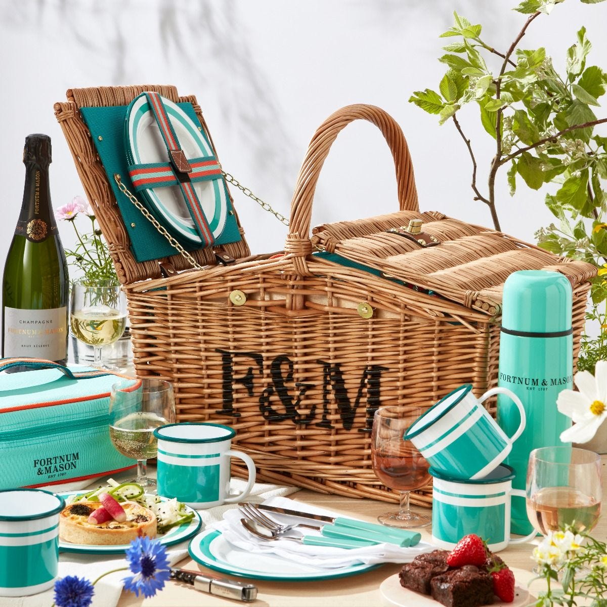 Fortnum's Huntsman picnic hamper for four - British product