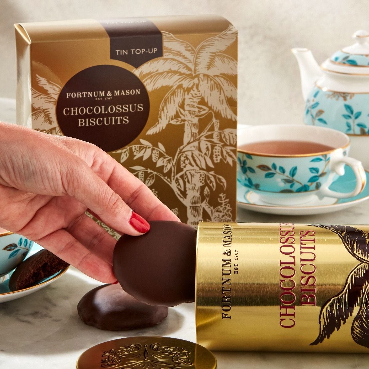 Chocolossus giant dark chocolate macadamia biscuit, UK version