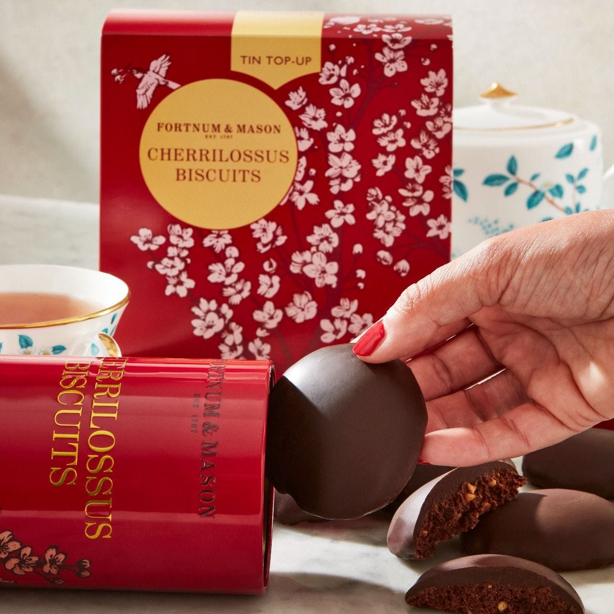 Cherrilossus dark chocolate and cherry biscuit carton 600g, imported from the UK