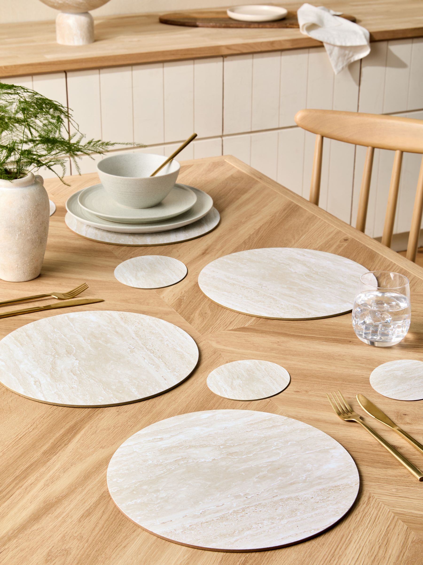 Set of 4 grey marble effect placemats and coasters (British brand)