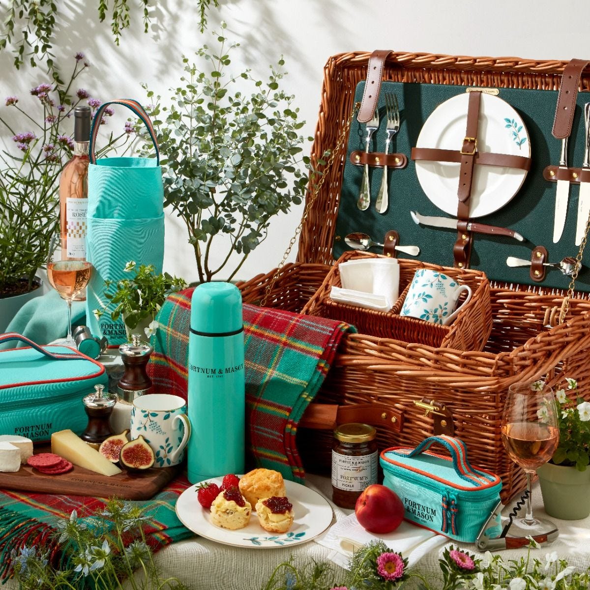 Fortnum's Camellia white wicker hamper for two - British product