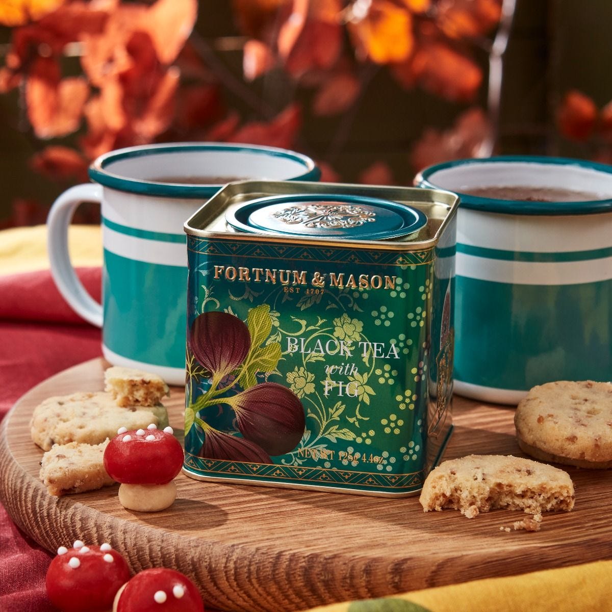 Black tea with fig pieces in 125g tin, imported from the UK