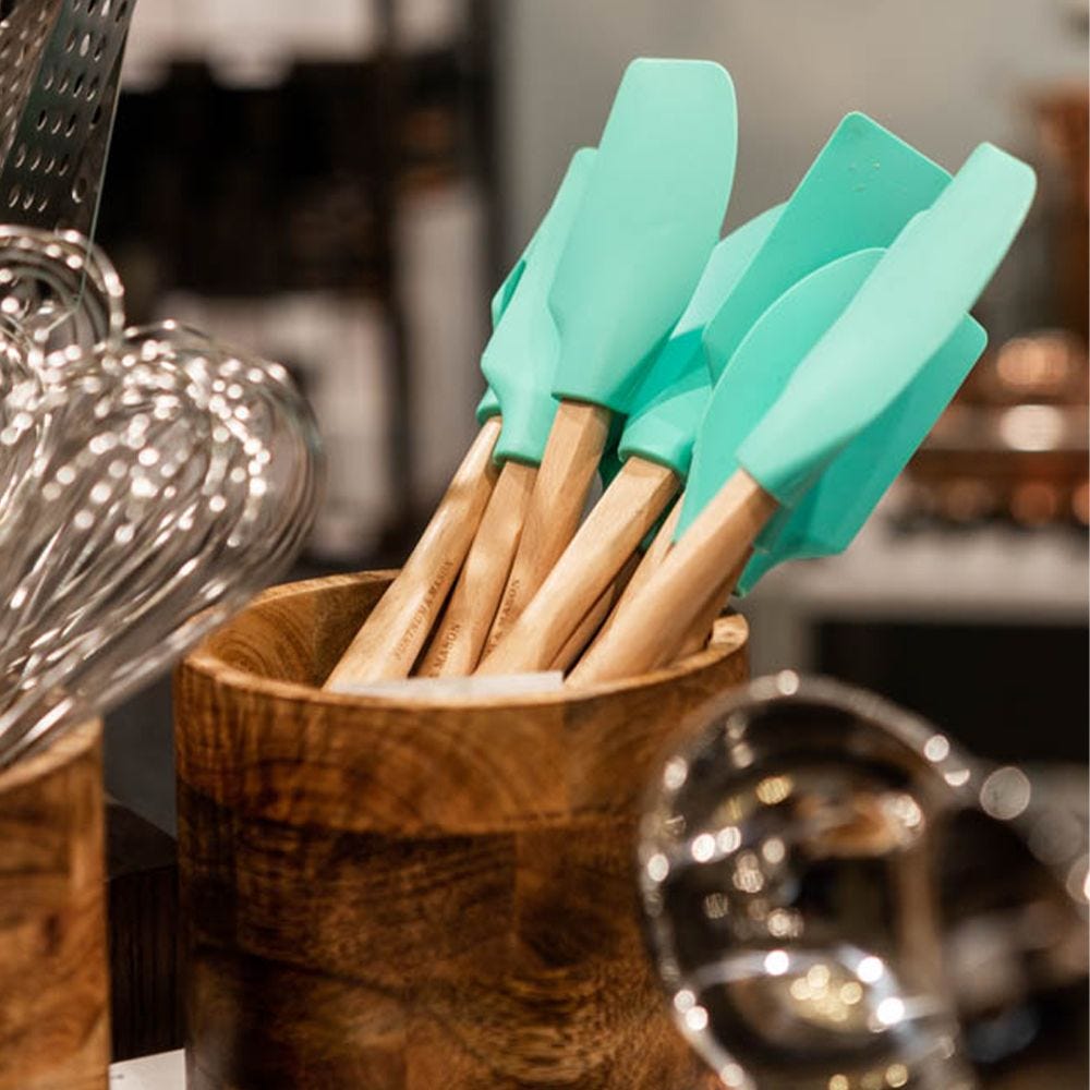 Fortnum's kitchen spatula in beechwood and silicone (British brand)
