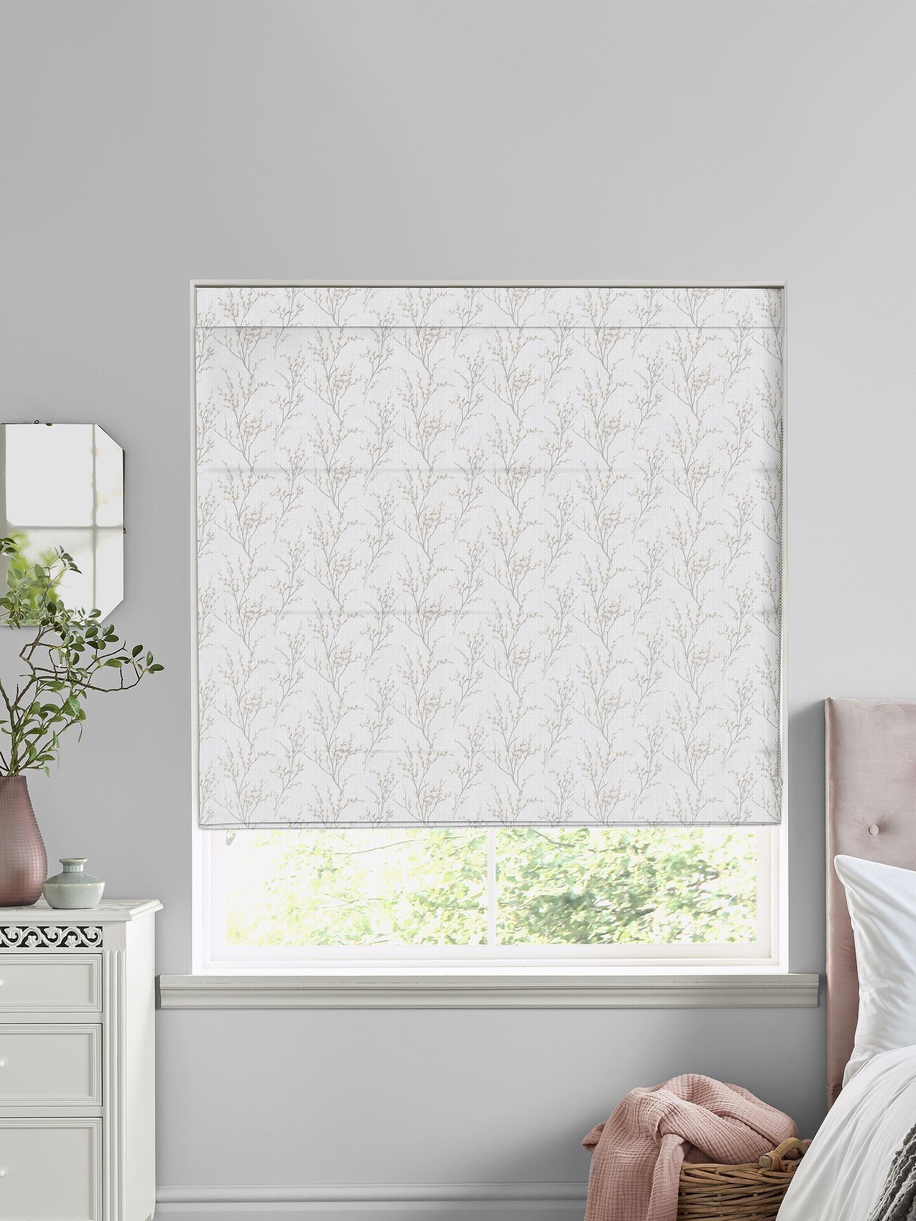 ستارة رول Laura Ashley Roman بلون رمادي Pussy Willow، نسخة المملكة المتحدة