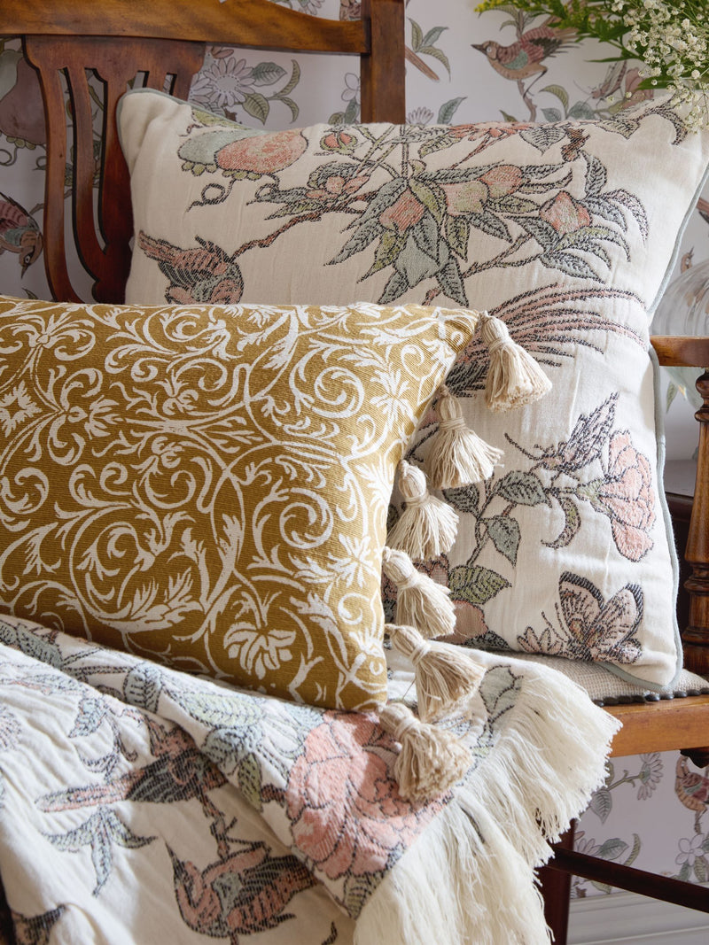 Historic Royal Palaces Hampton jacquard throw 130x170cm, UK version
