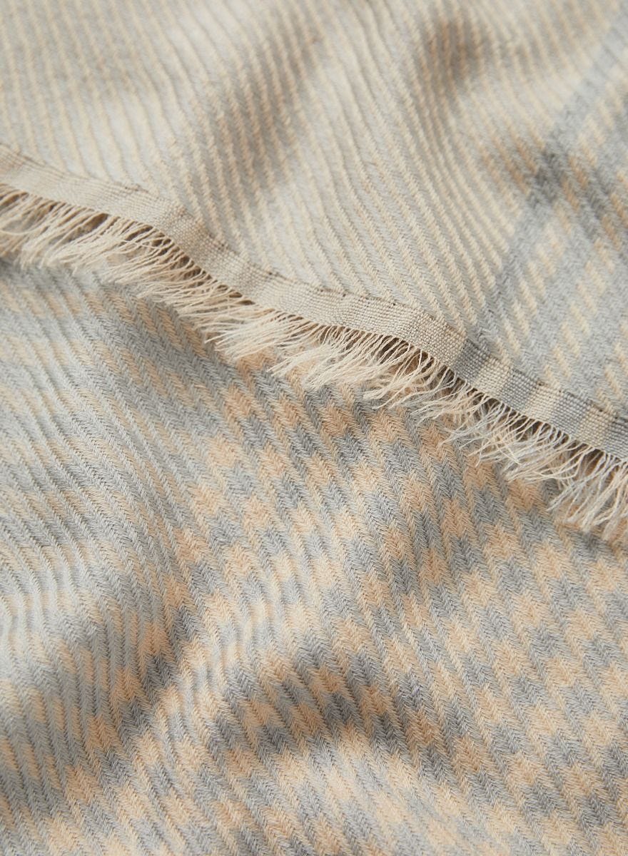 Jane Carr lambswool scarf Pearl 142cm square (British brand)