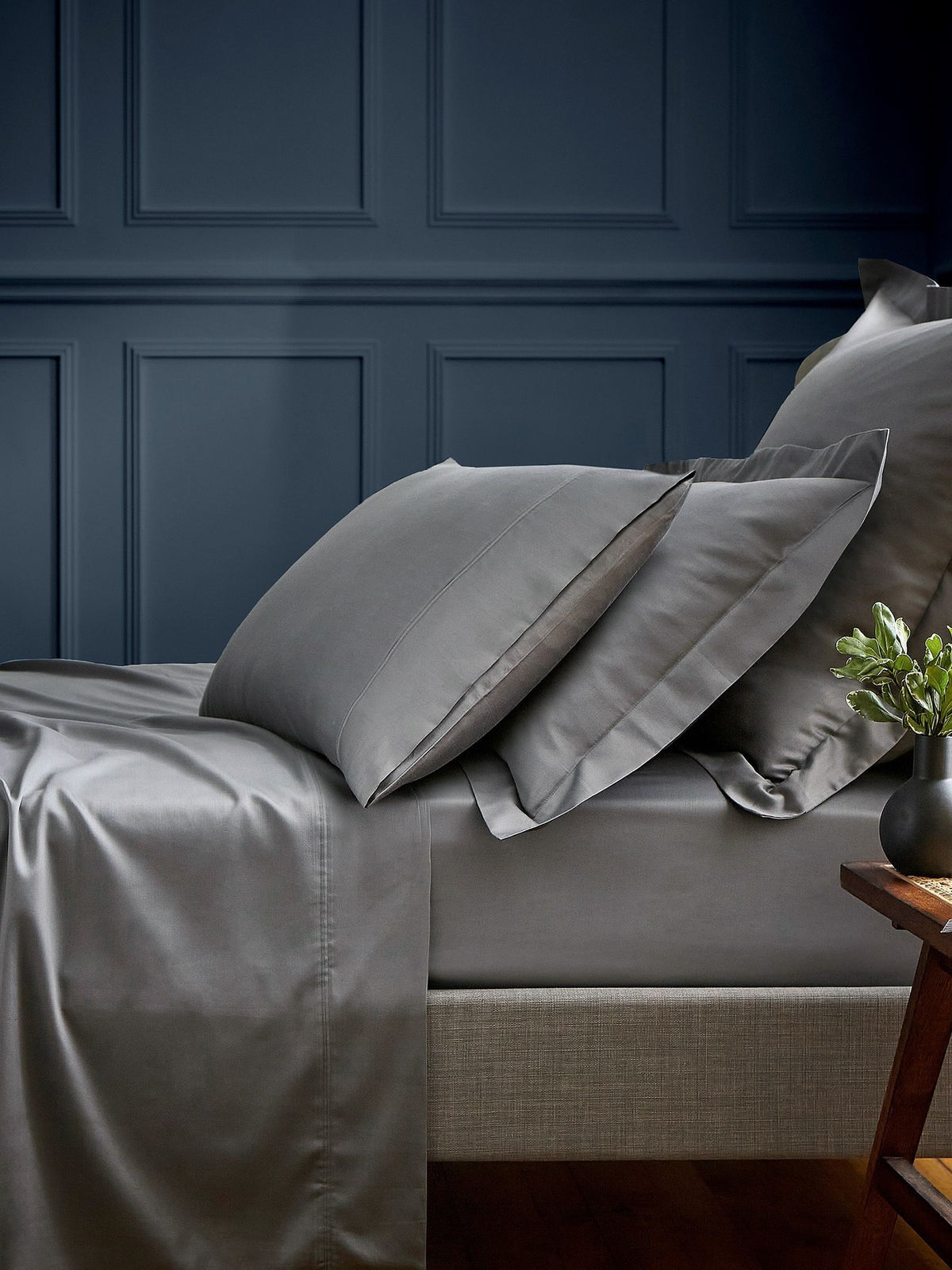 Bedeck of Belfast Grey Bob flat sheet - British product