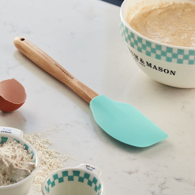 Fortnum's kitchen spatula in beechwood and silicone (British brand)