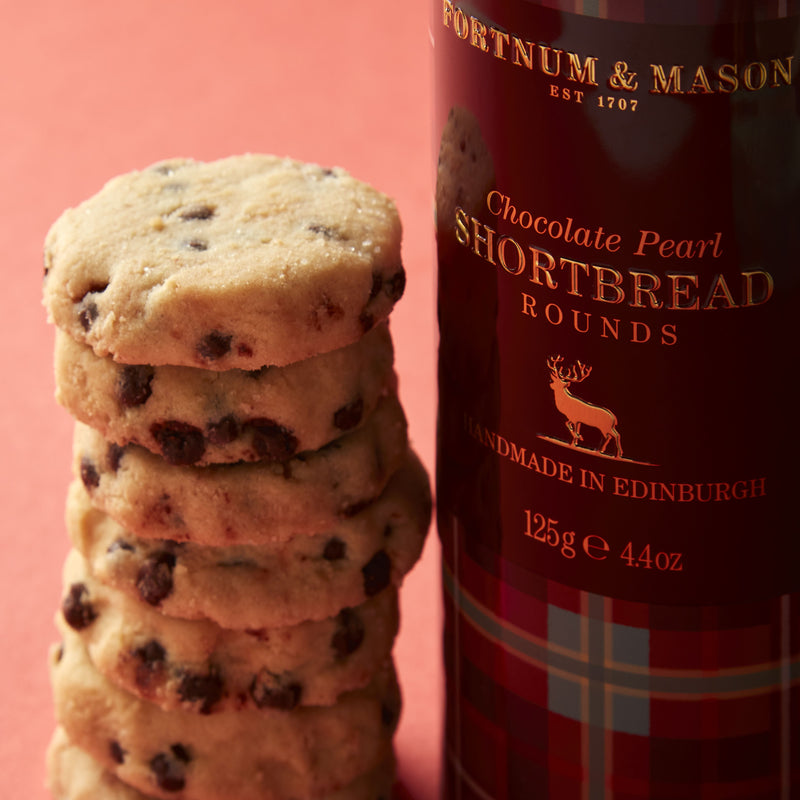 Fortnum's chocolate pearl shortbread rounds 125g - British product