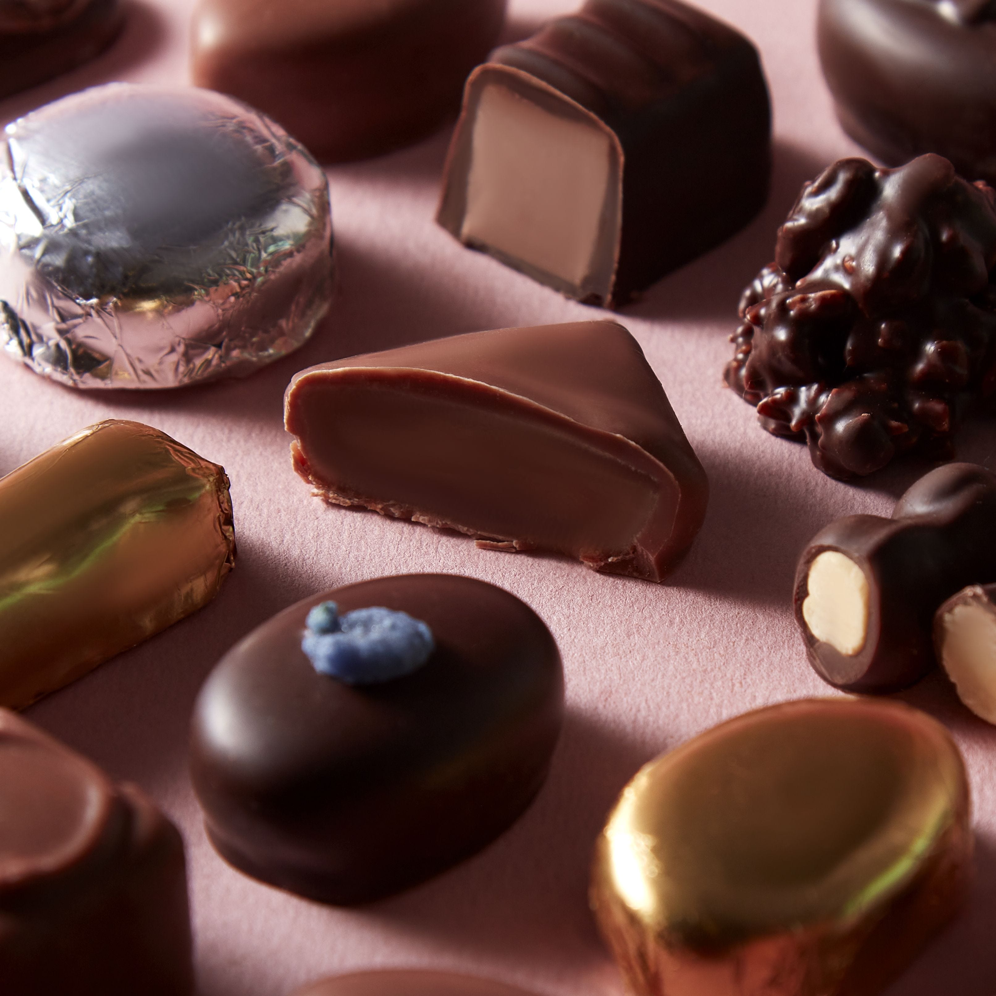 Fortnum's milk and dark chocolate selection box 950g - British product