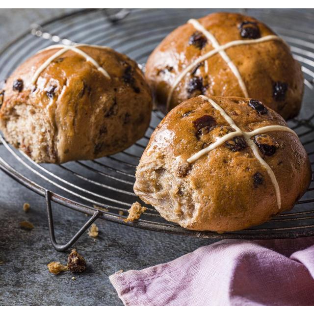 M&S Made Without Hot Cross Buns   4 per pack GOODS M&S   