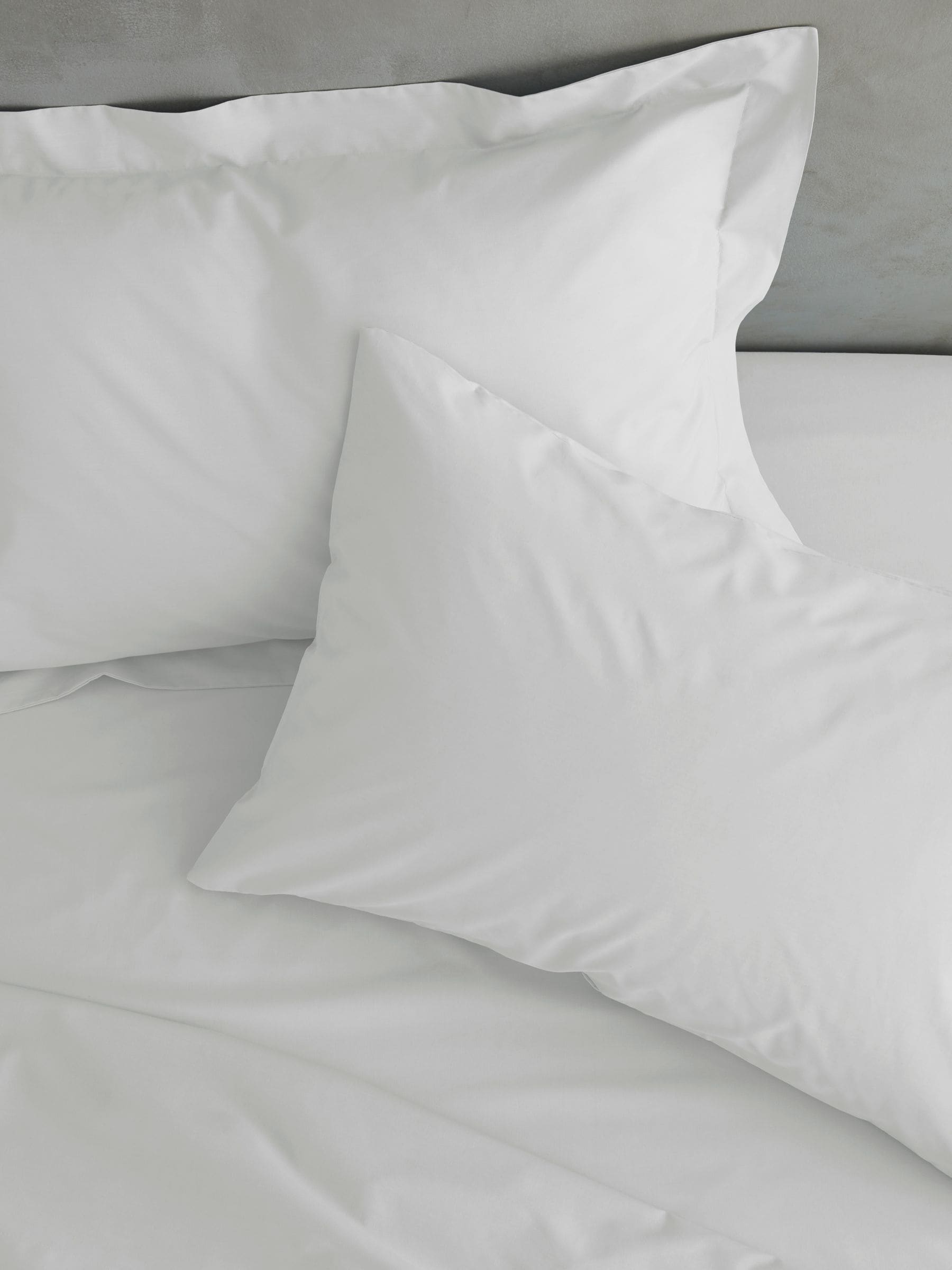 Catherine Lansfield Set of 2 White Easy Care Percale Pillowcases