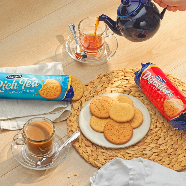 McVitie's Triple Pack Biscuits Hobnobs Rich Tea Digestives   815g GOODS M&S   