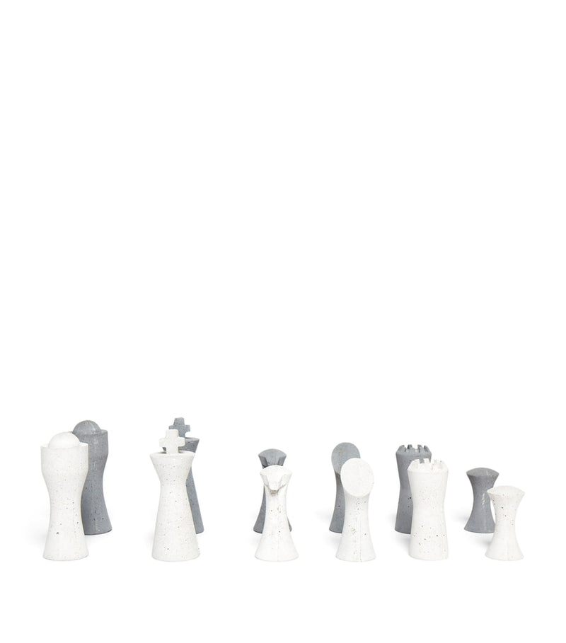 Purling Daniel Caesar Spergy chess set with leather bases (British brand)