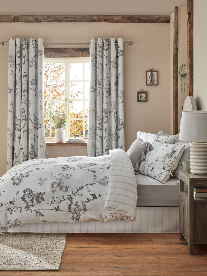 Grey/White floral duvet cover and pillowcase set - British product