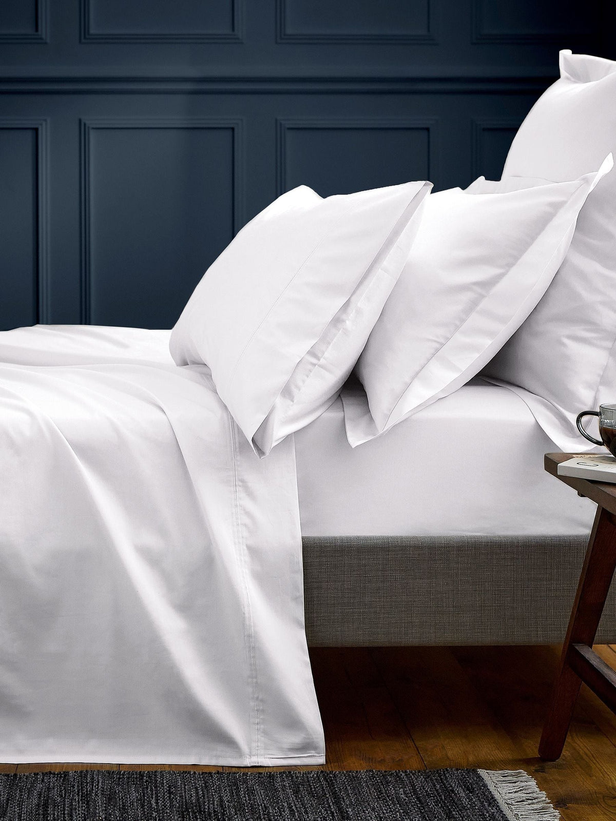 Bedeck of Belfast White Bob fitted sheet - British product