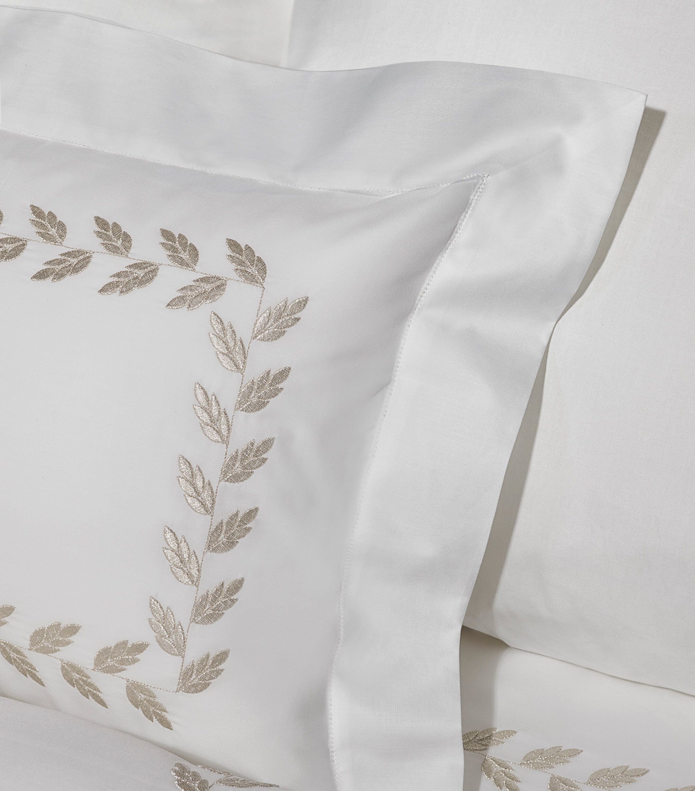 Pratesi Federico king flat sheet 275cm x 275cm, imported from the UK