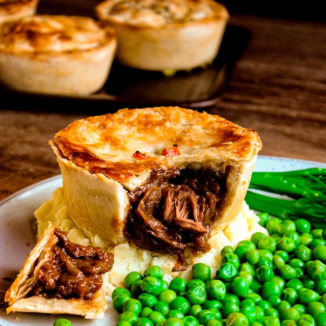 Pieminister Mooless Moo Jack Fruit Steak Craft Ale & Black Pepper Pie   270g