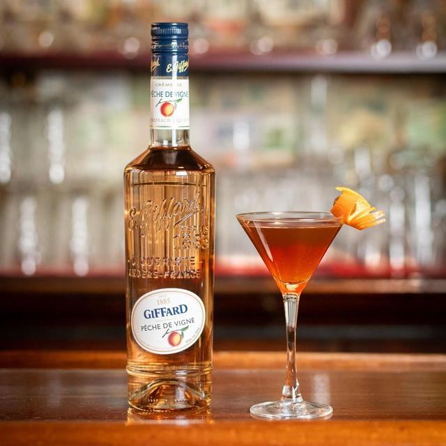 Giffard Creme de Peche Peach Liqueur   70cl