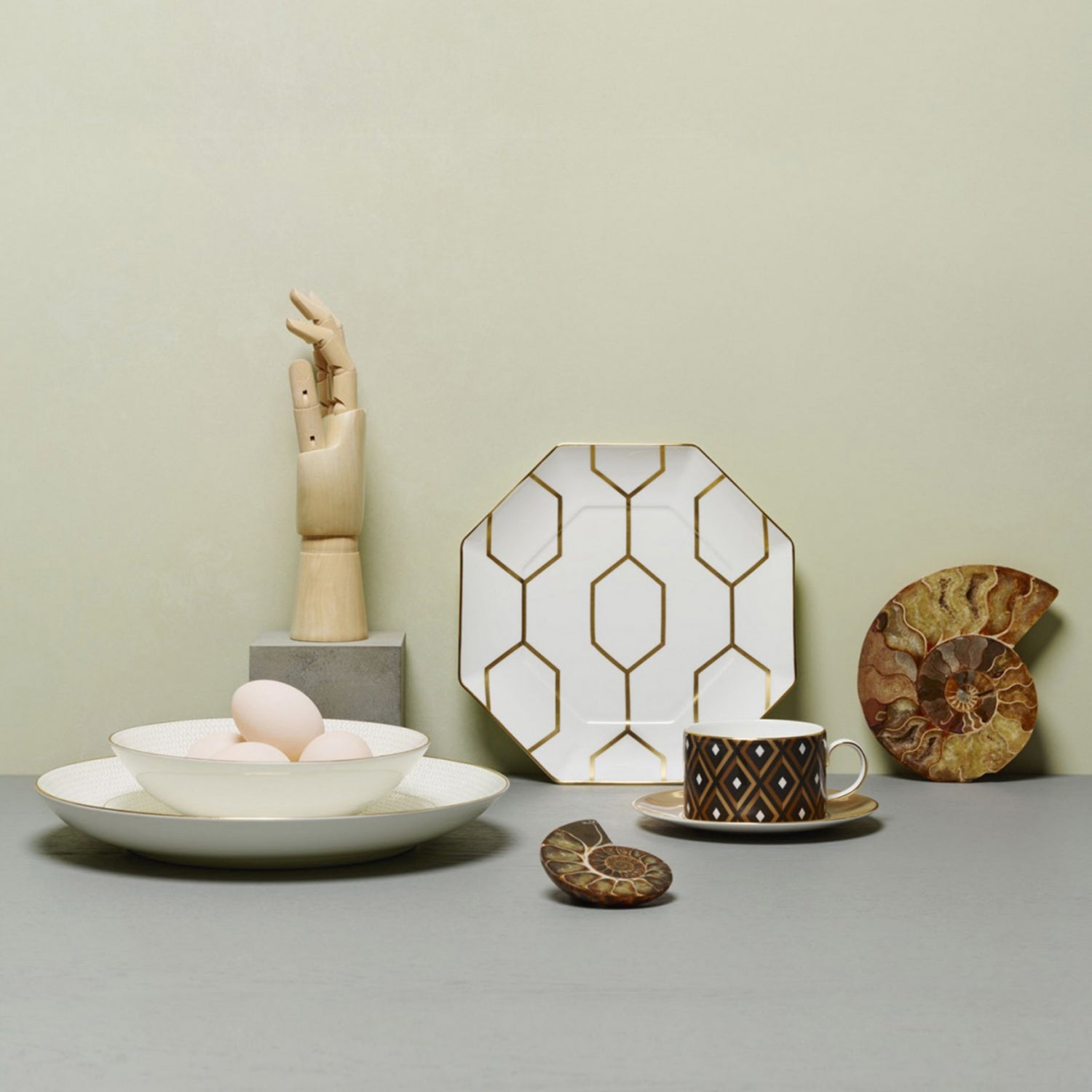 Wedgwood Arris gold-trimmed octagonal side plate 23cm, imported from the UK