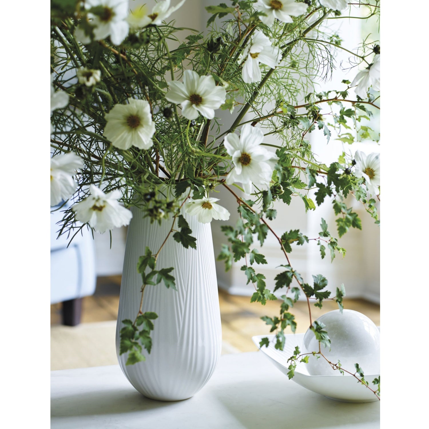 Wedgwood Folia tall bone china vase 30cm - British product