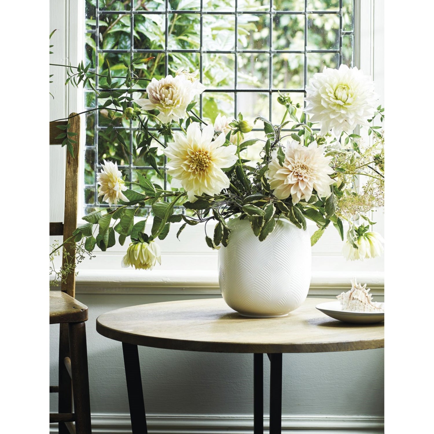 Wedgwood White Folia rounded vase 21cm - British product