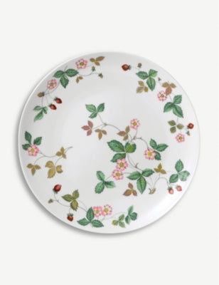 Wedgwood Wild Strawberry bone china plate 23cm, UK version