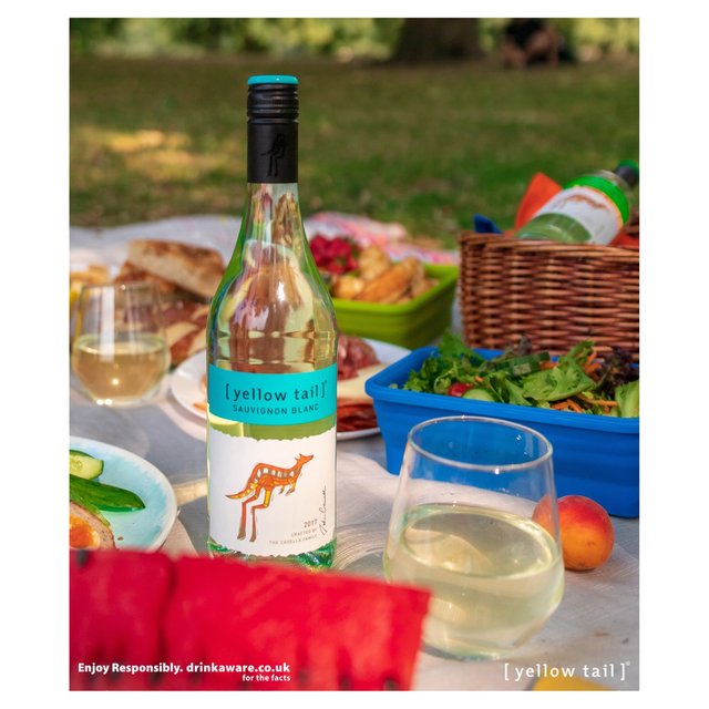 Yellow Tail Sauvignon Blanc   75cl GOODS M&S   