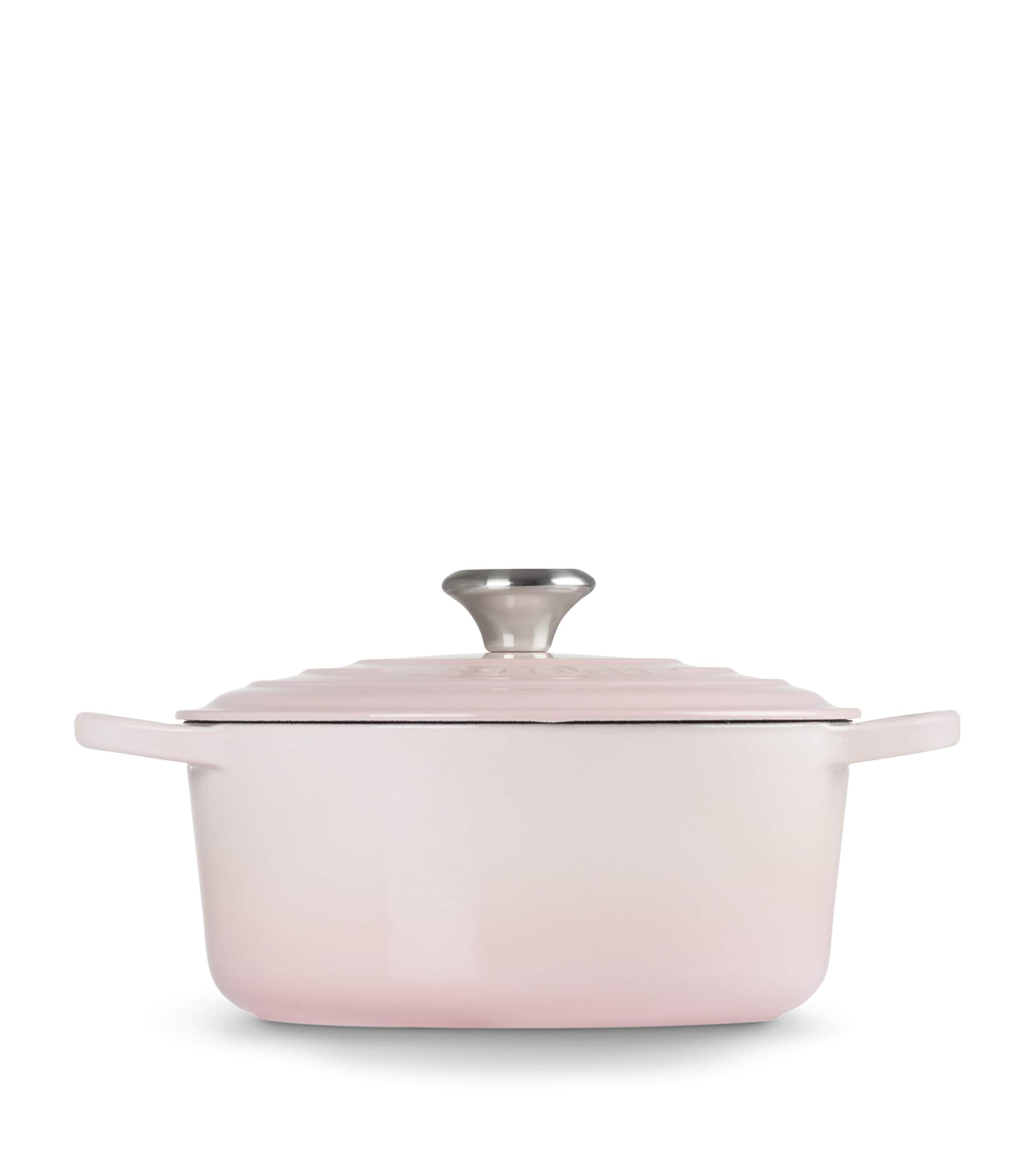 Le Creuset cast iron round casserole dish 28cm, UK version