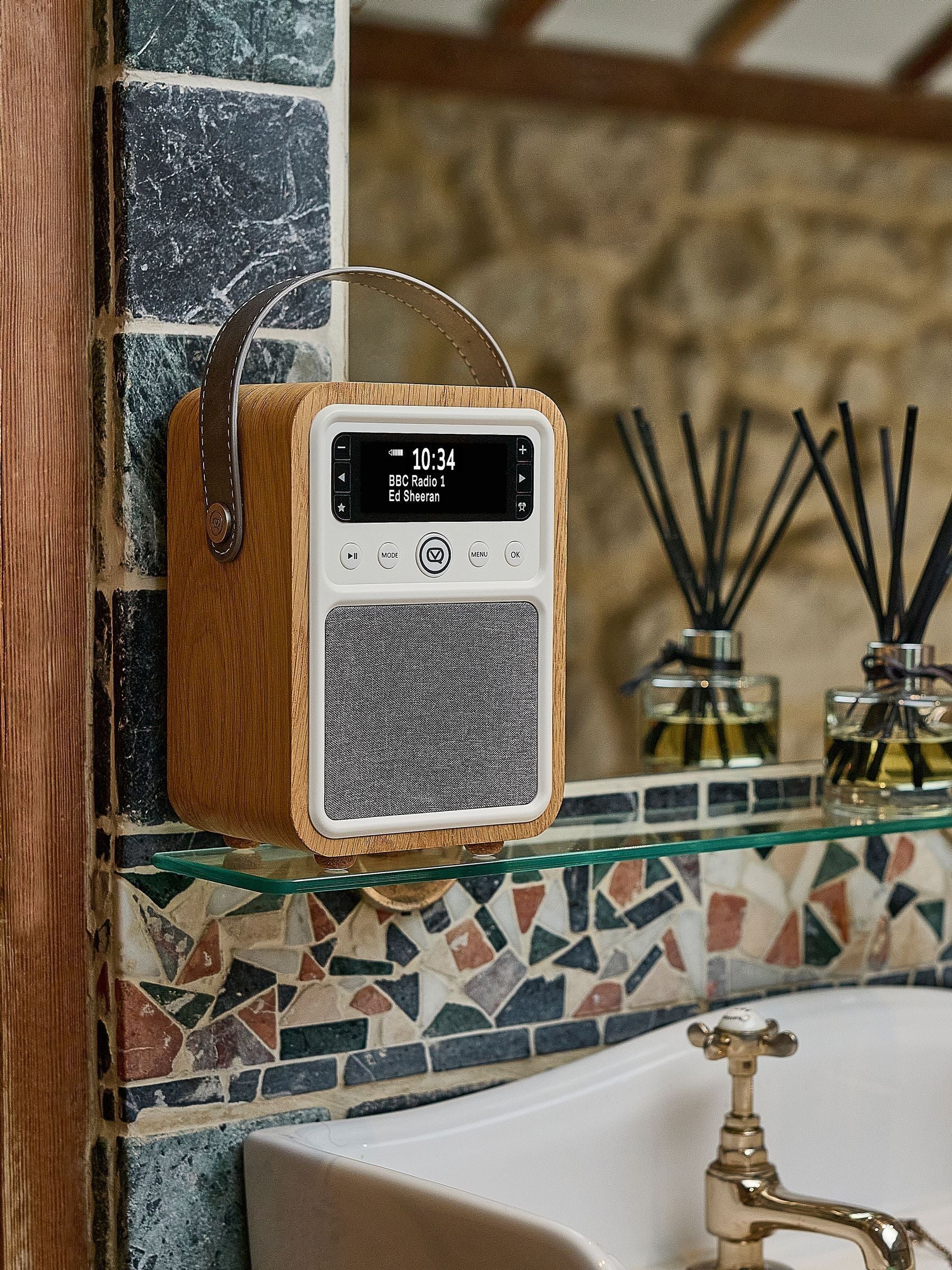VQ Oak Monty DAB-Radio mit Holzgehäuse, UK-Version
