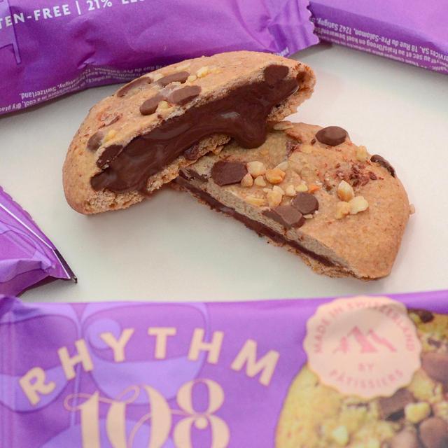 Rhythm 108 Swiss Vegan Hazelnut Chocolate Praline Soft-Baked Filled Cookie   50g