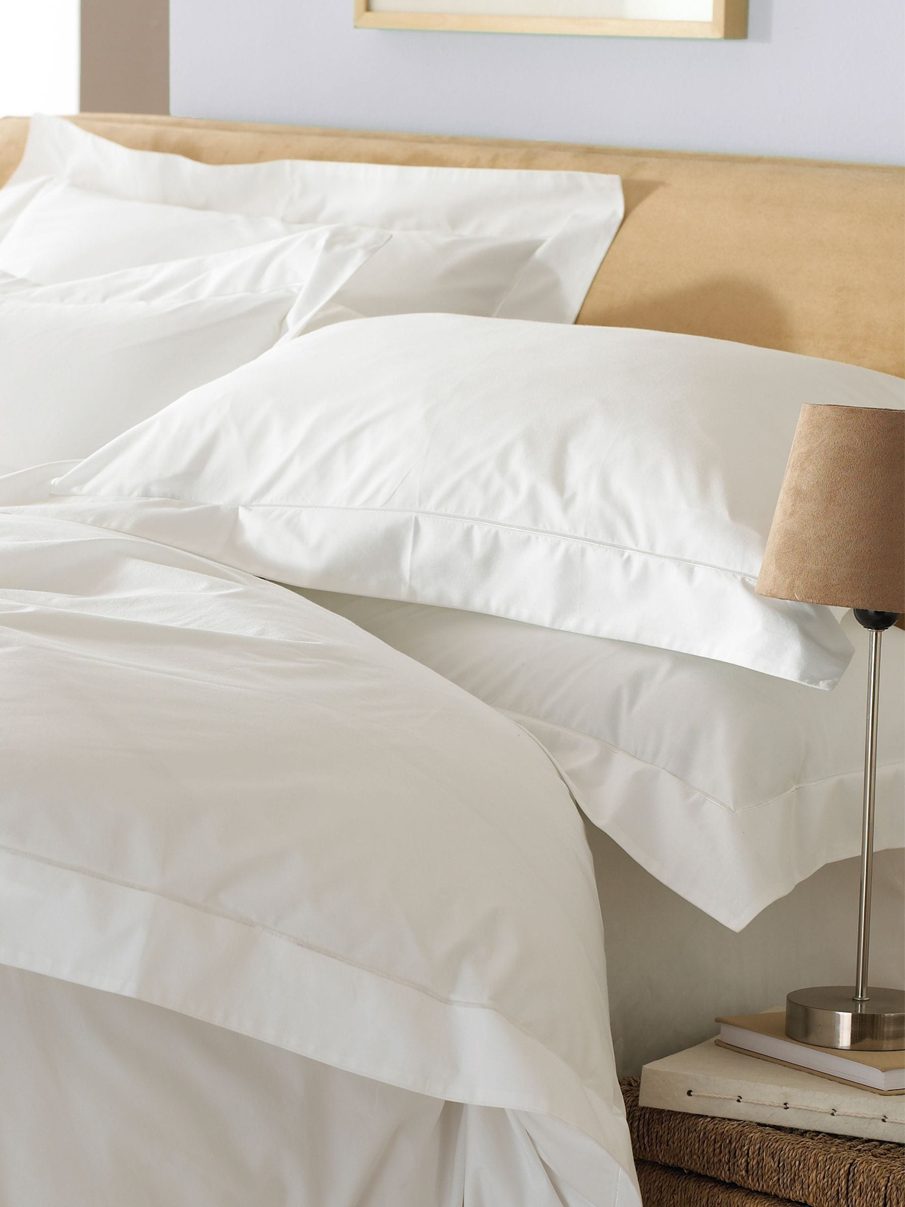 Paoletti White Oxford Hotel Quality 200 Thread Count 100% Cotton Duvet Cover and Pillowcase Set