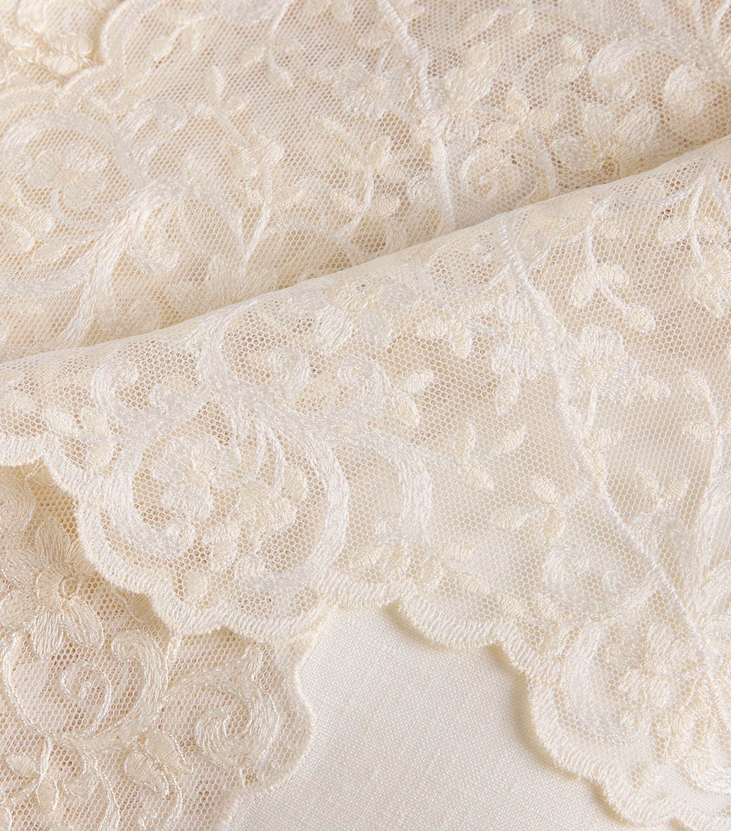 Dea Linen Lace-Trim Elite Tablecloth 170cm x 270cm - British product