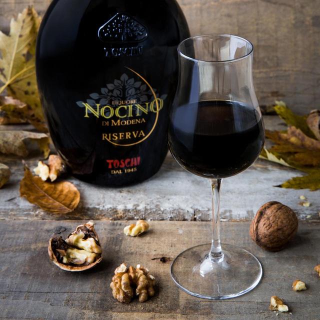 Toschi Nocino di Moderna liqueur Riserva 700ml