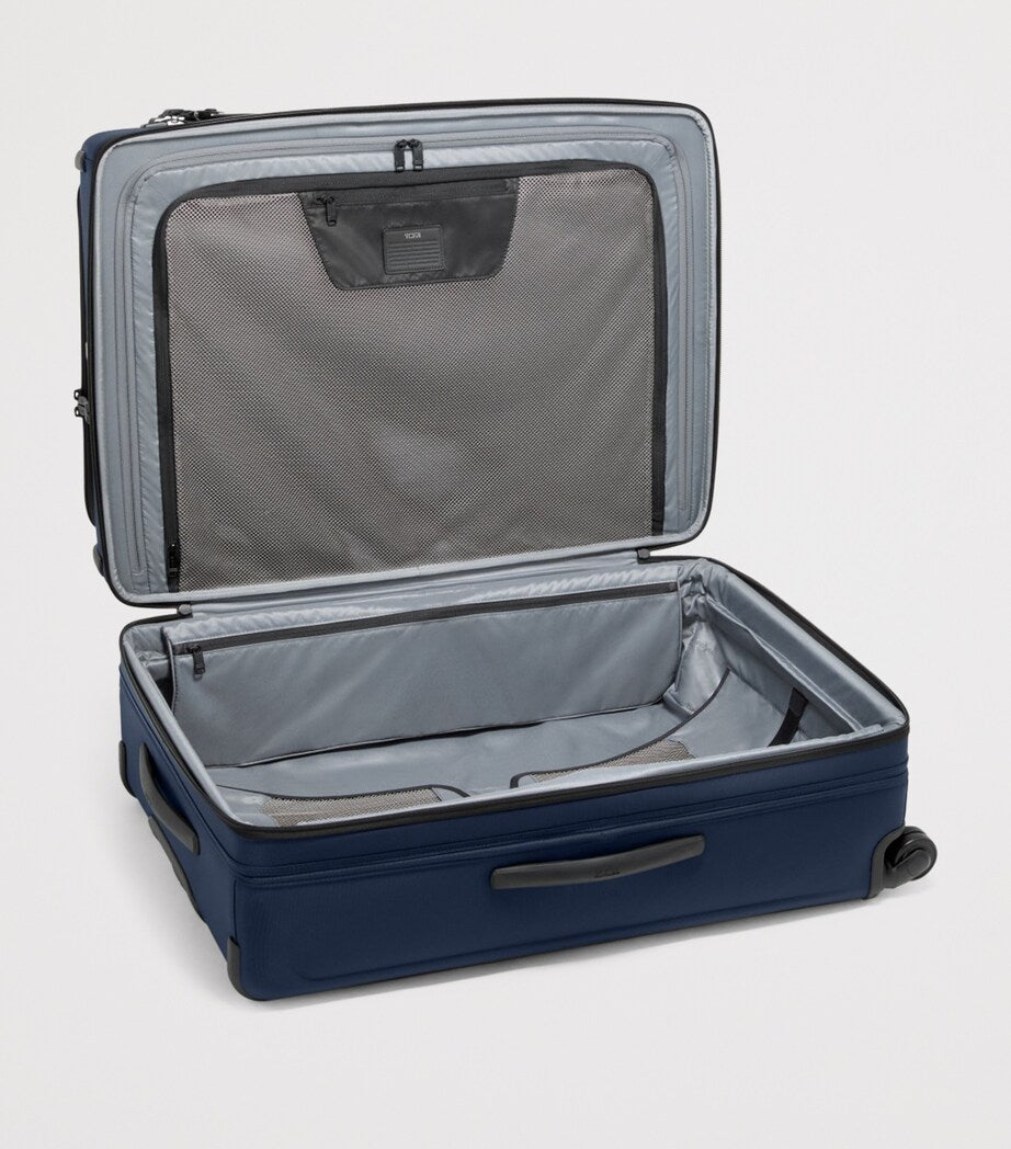Tumi expandable check-in suitcase with 4 wheels, 78.5cm (British brand)