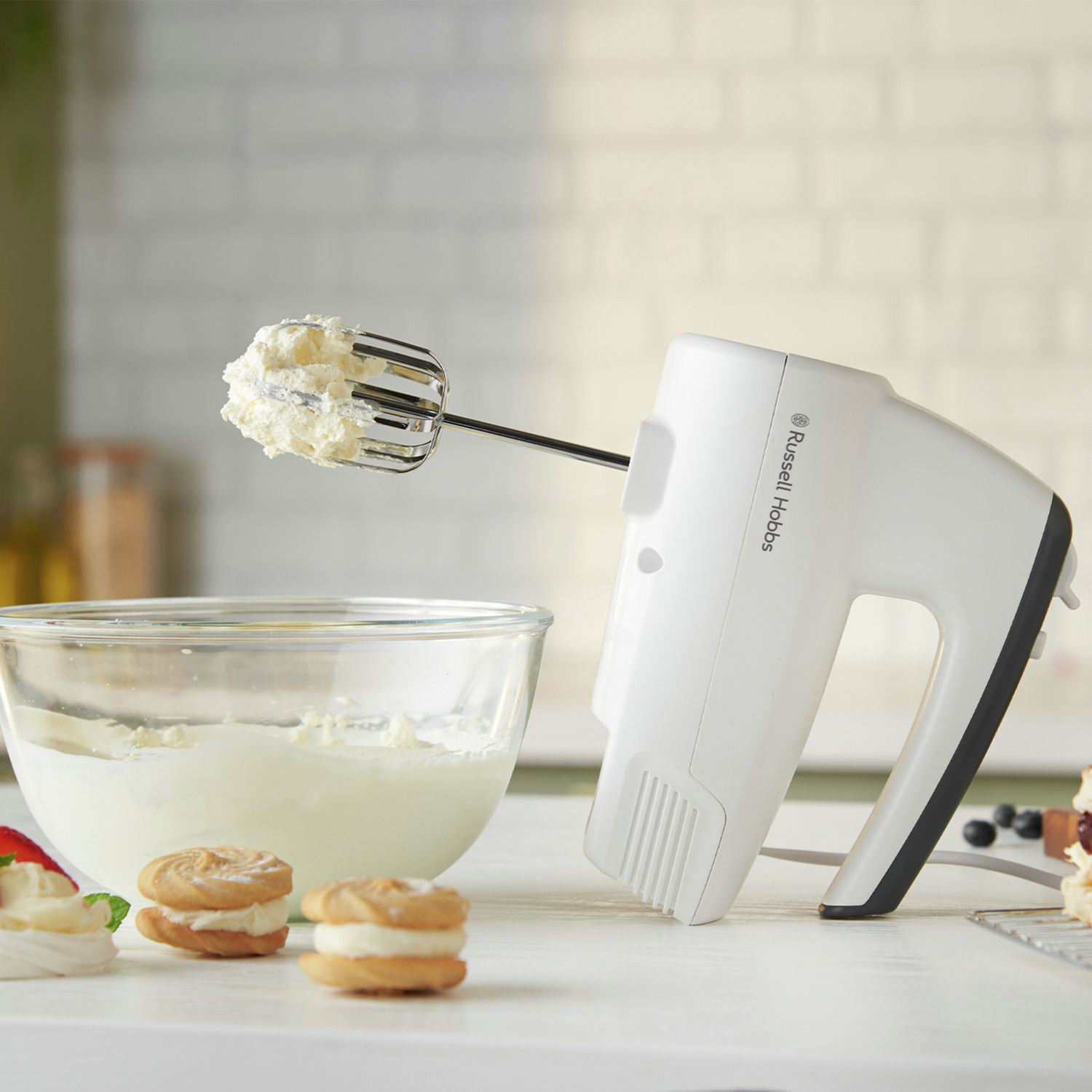Russell Hobbs Go Create electric hand mixer white - British product
