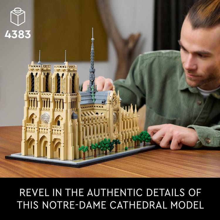 LEGO Architecture Notre-Dame de Paris building set 4383 pieces, UK version