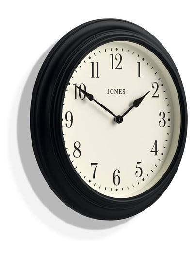 Jones Clocks Svart En Klassisk Veggklokke 40,5cm