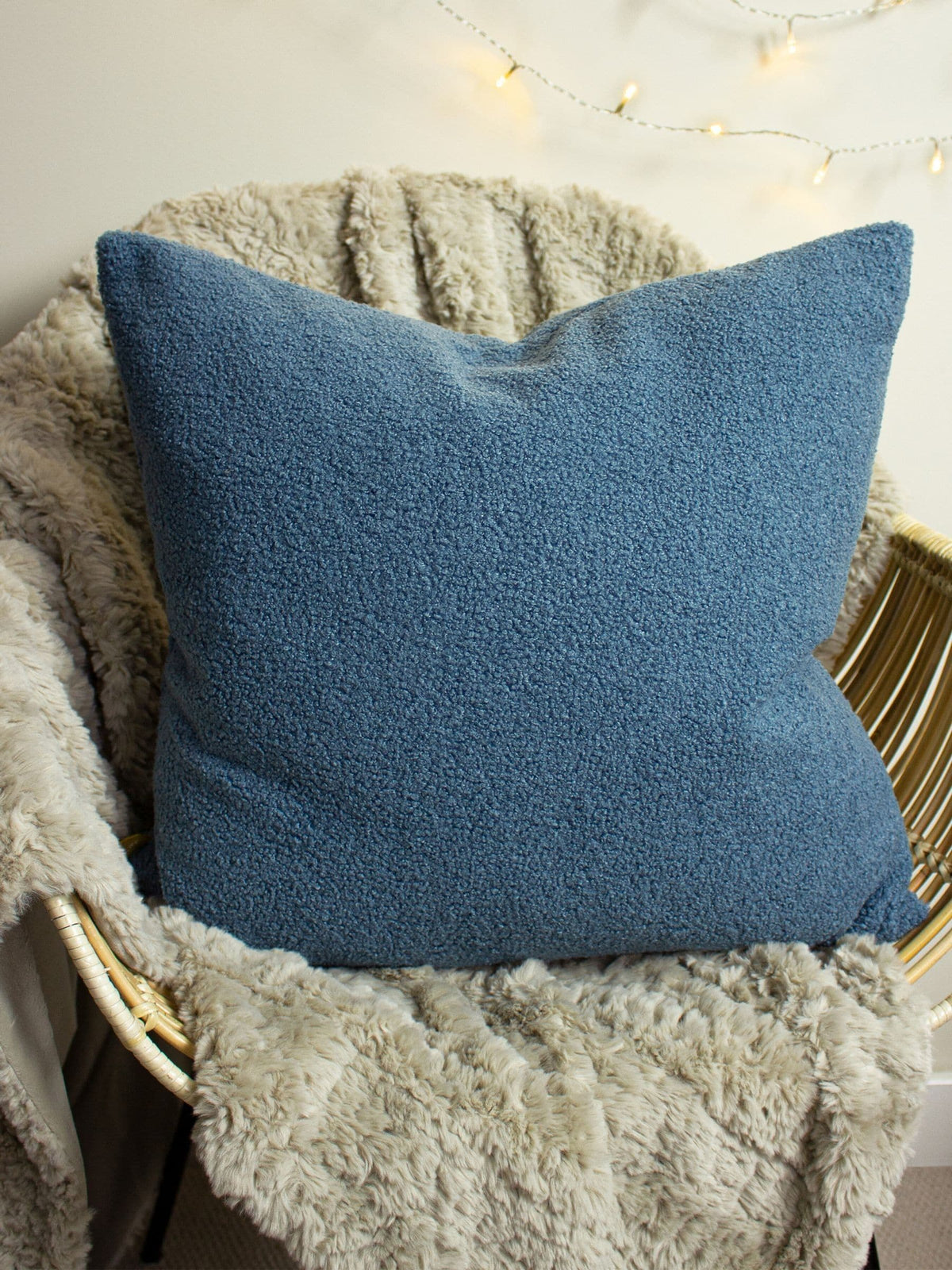 furn. teddy borg fleece cushion wedgewood blue - British product