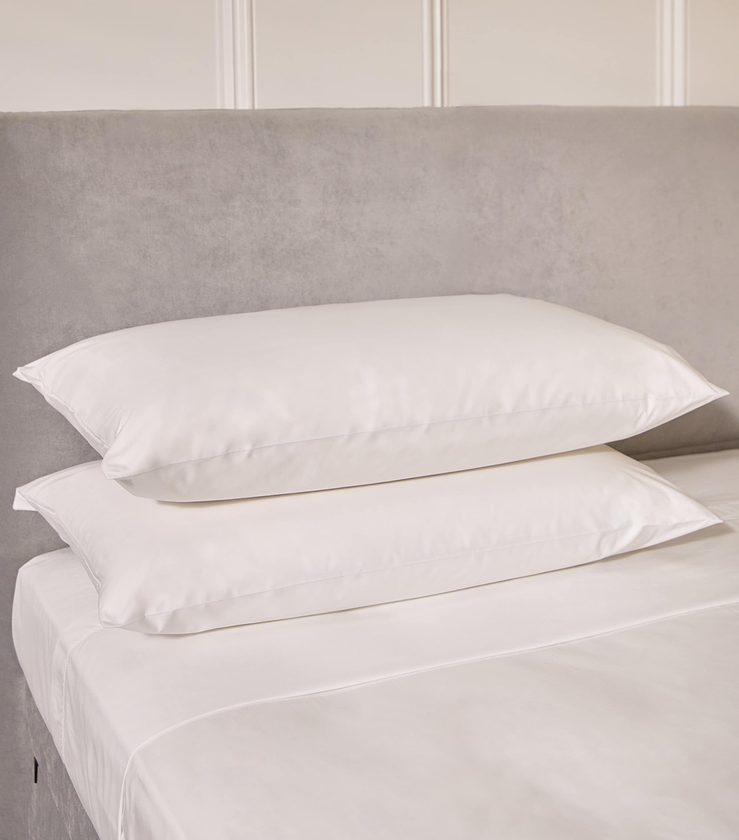 Harrods of London dust mite pillowcase protector pair, 50cm x 90cm, UK version