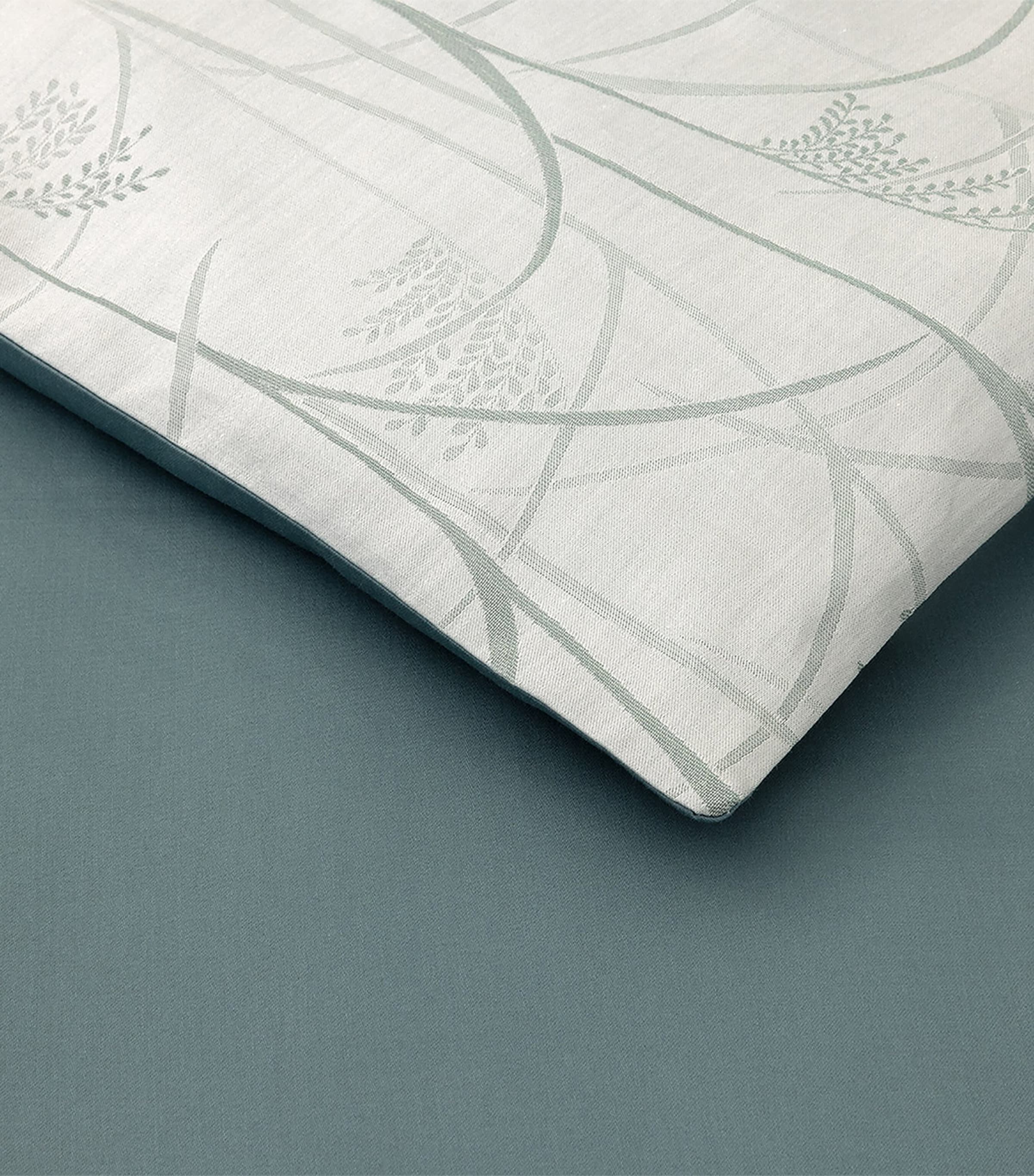 Yves Delorme double duvet cover in organic cotton sateen 200cm x 200cm (British brand)