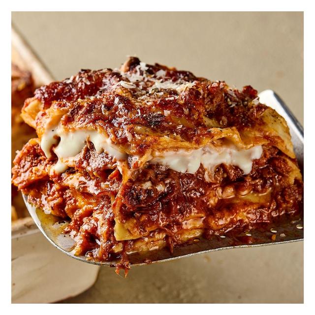 Pasta Evangelists Beef Lasagne for 2   660g GOODS M&S   