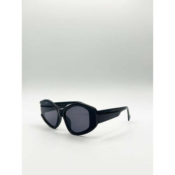 SVNX angular cat-eye sunglasses in black - British product